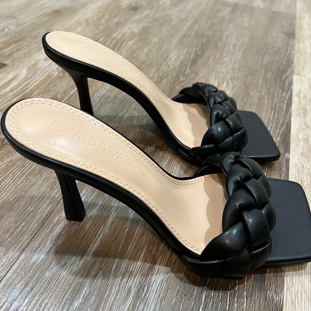 Black brand new heels